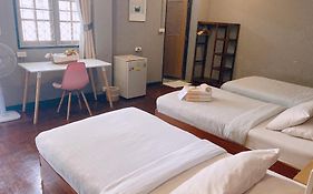 Wayside Guesthouse